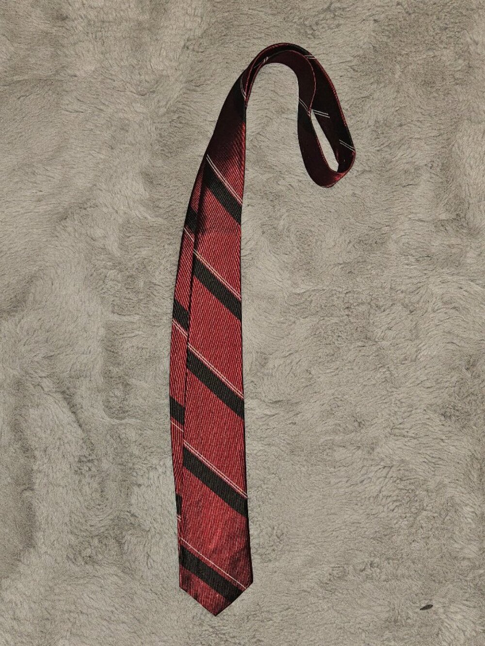 Red/black 70's rep stripe tie.